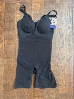 NWT Honeylove Mid-Thigh Bodysuit in Vamp Black